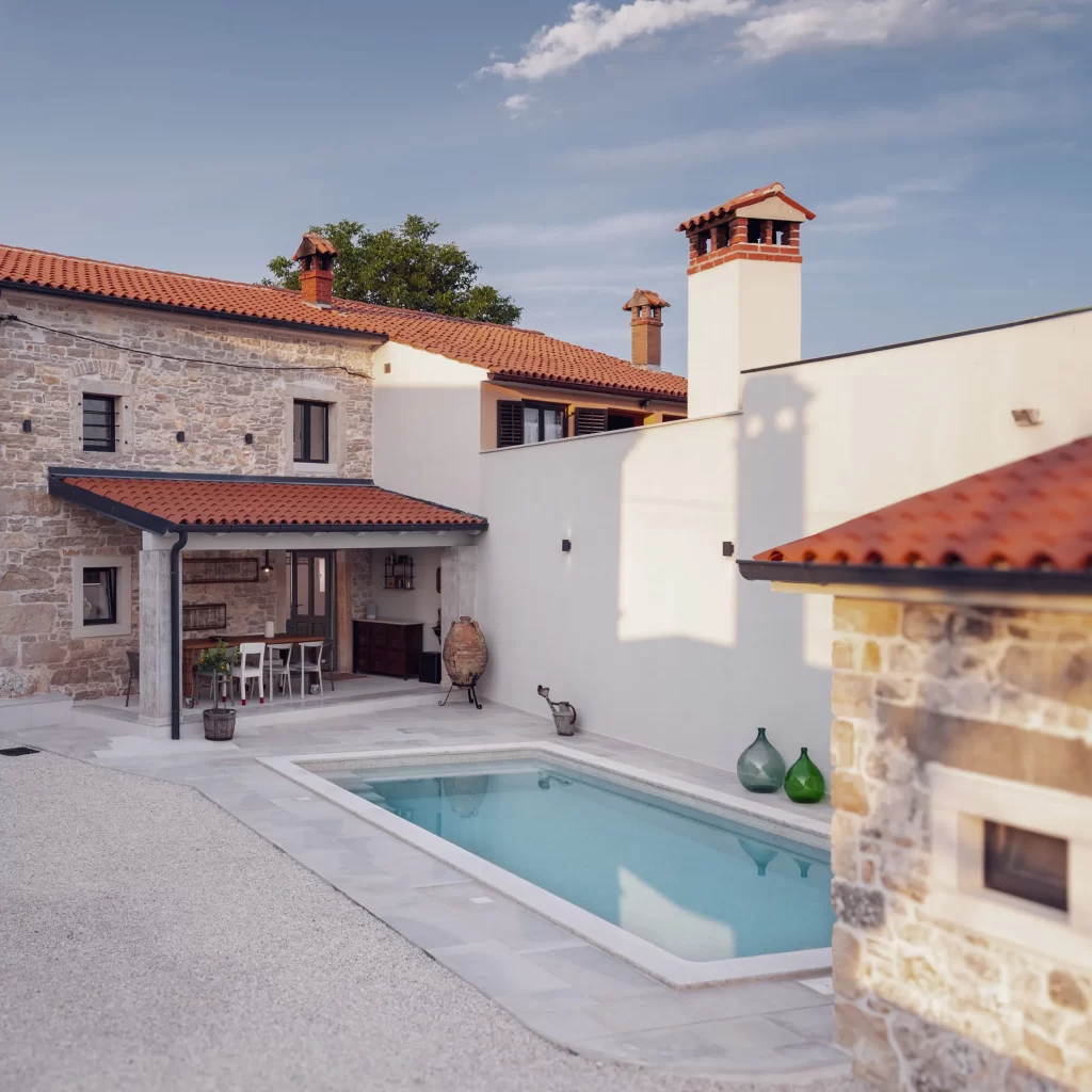 Gallery house, pool, terrace